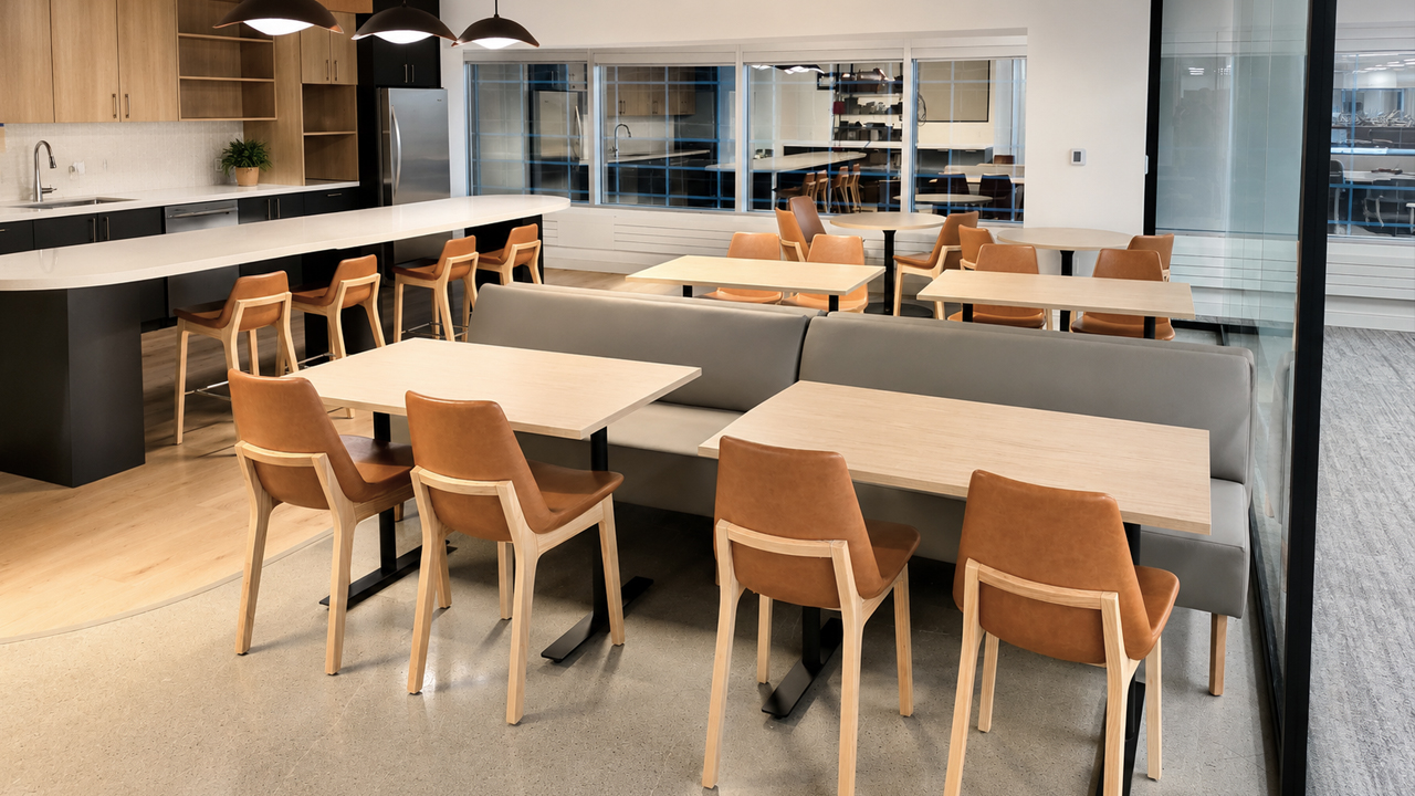 Pera Wood HB / Eiffel Wood | Real Estate Office - Staff Room